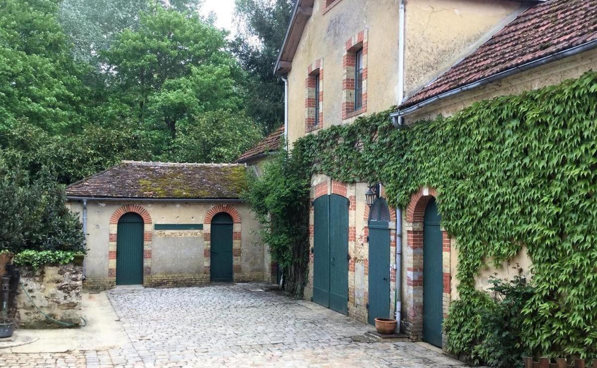 Cottages De Chateau De Vaux Yvré-lʼÉvêque Exterior foto